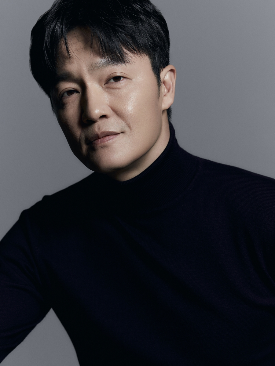 조한철, 8년 만에 연극 귀환…기형도 시를 재해석한 ‘기형도 플레이’