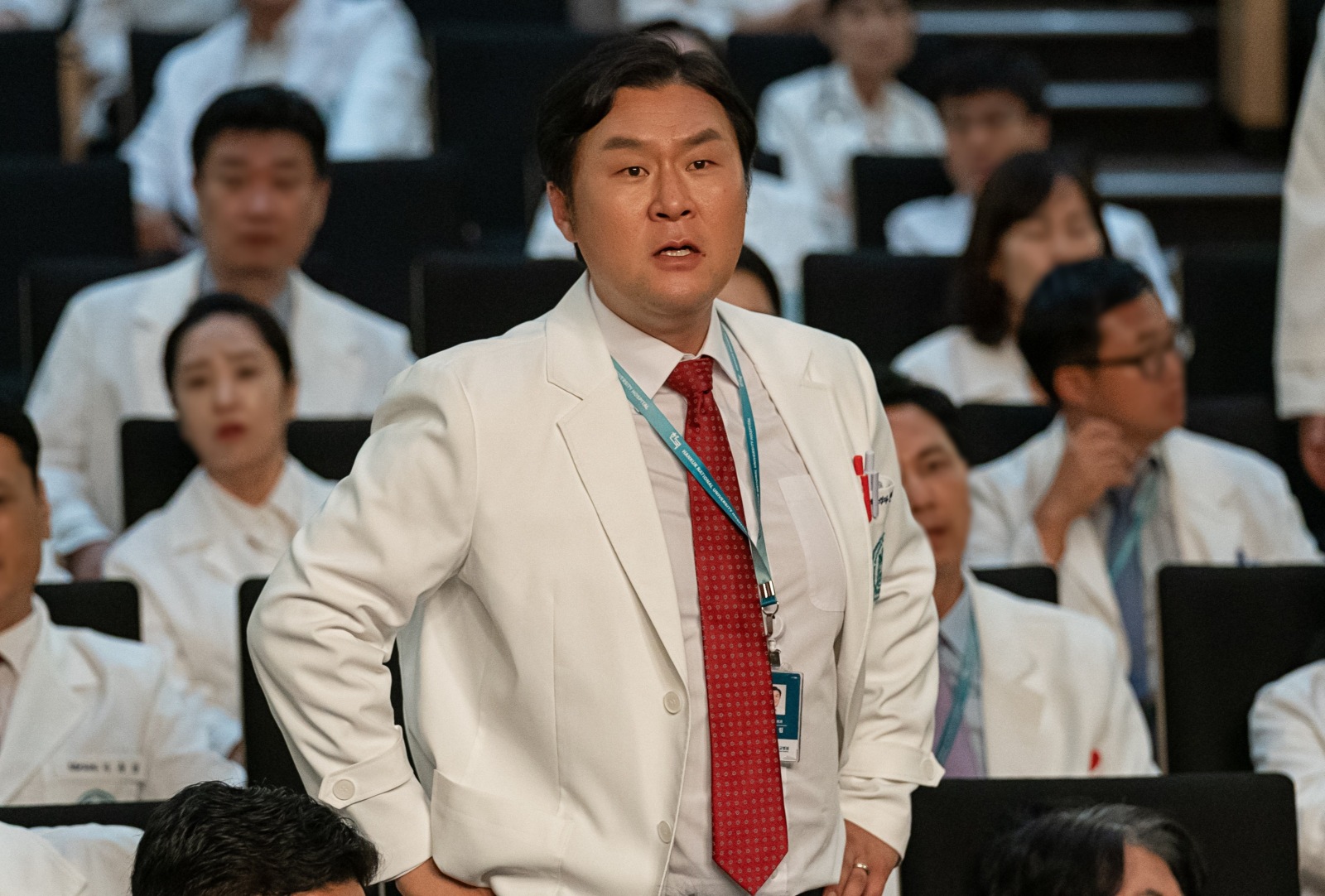 윤경호, '중증' 대박 기운 잇는다…'남편들'→'김부장' 차기작만 4개