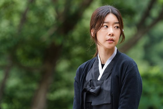 ‘봄날’ 박소진, K-장녀로 변신…손현주와 부녀 케미